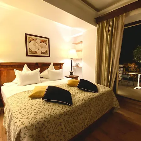 Апартаменты Arc De Triomphe